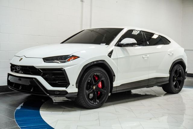2020 Lamborghini Urus Base photo 3