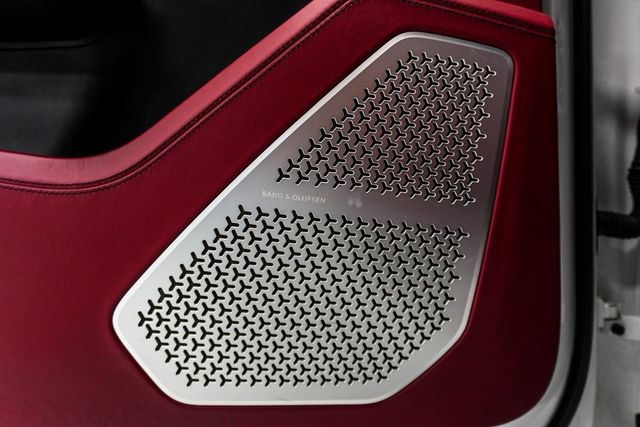 2020 Lamborghini Urus Base photo 36