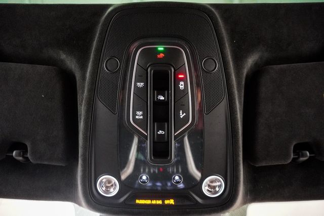 2020 Lamborghini Urus Base photo 41
