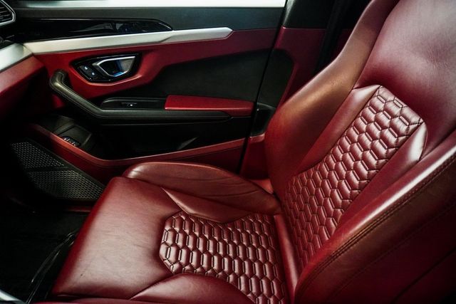 2020 Lamborghini Urus Base photo 42