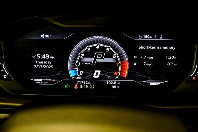 2020 Lamborghini Urus Base photo 43