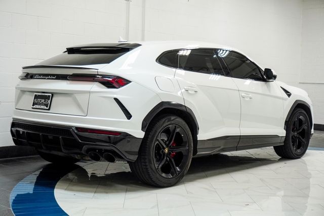 2020 Lamborghini Urus Base photo 5