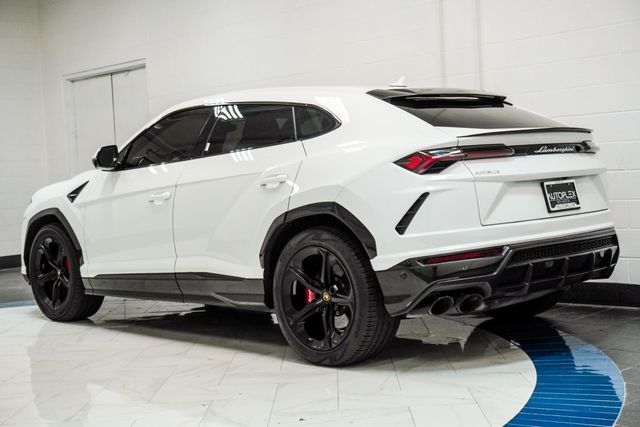 2020 Lamborghini Urus Base photo 6