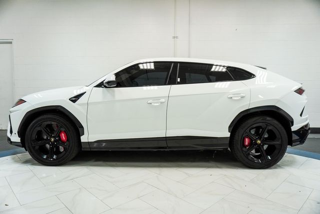 2020 Lamborghini Urus Base photo 7