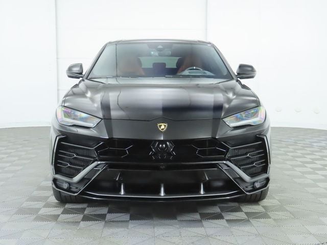 2020 Lamborghini Urus Base photo 2