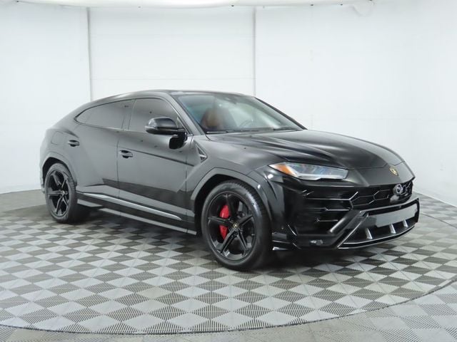 2020 Lamborghini Urus Base photo 3