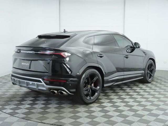 2020 Lamborghini Urus Base photo 5