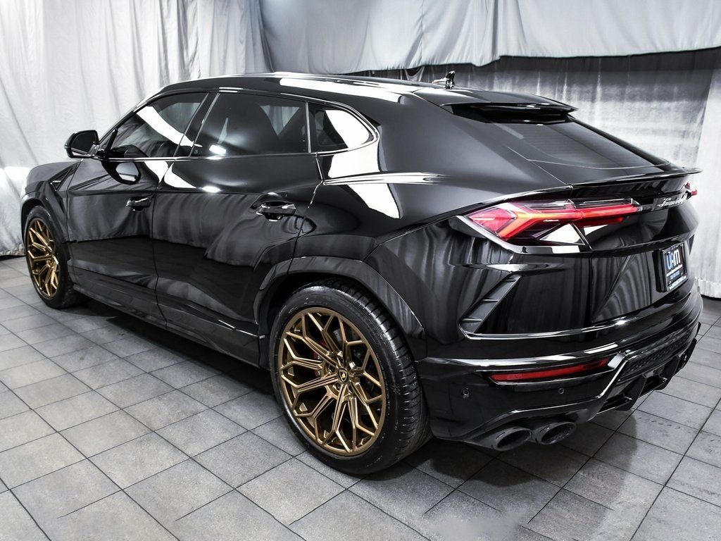 2020 Lamborghini Urus Base photo 4