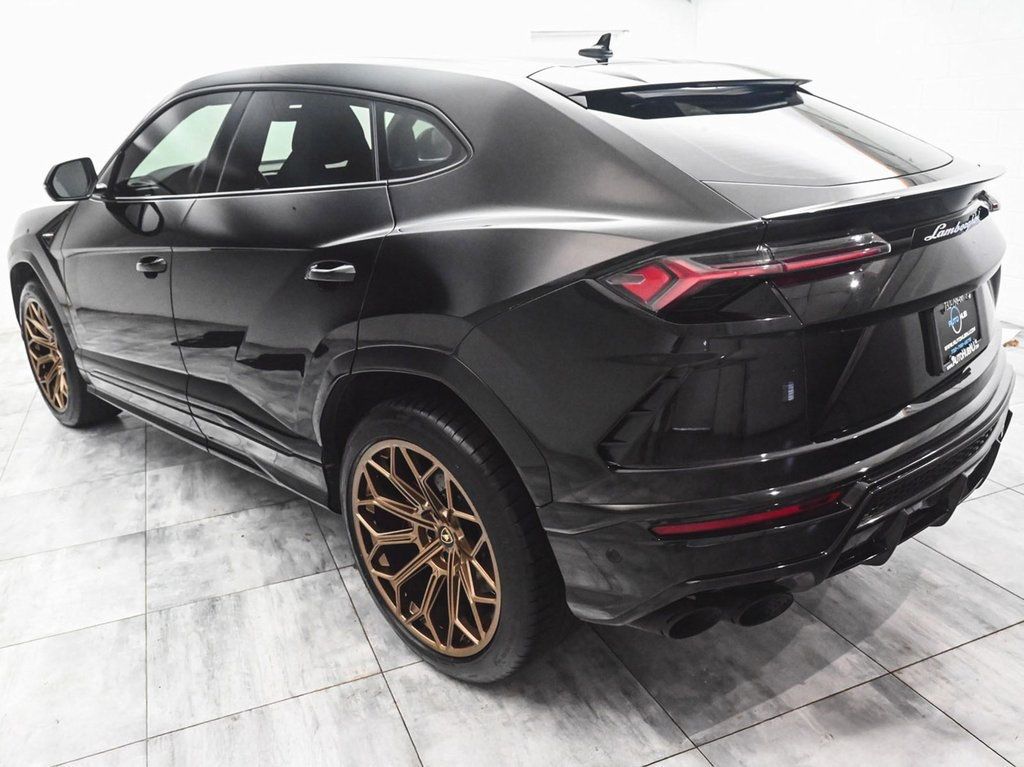 2020 Lamborghini Urus Base photo 4