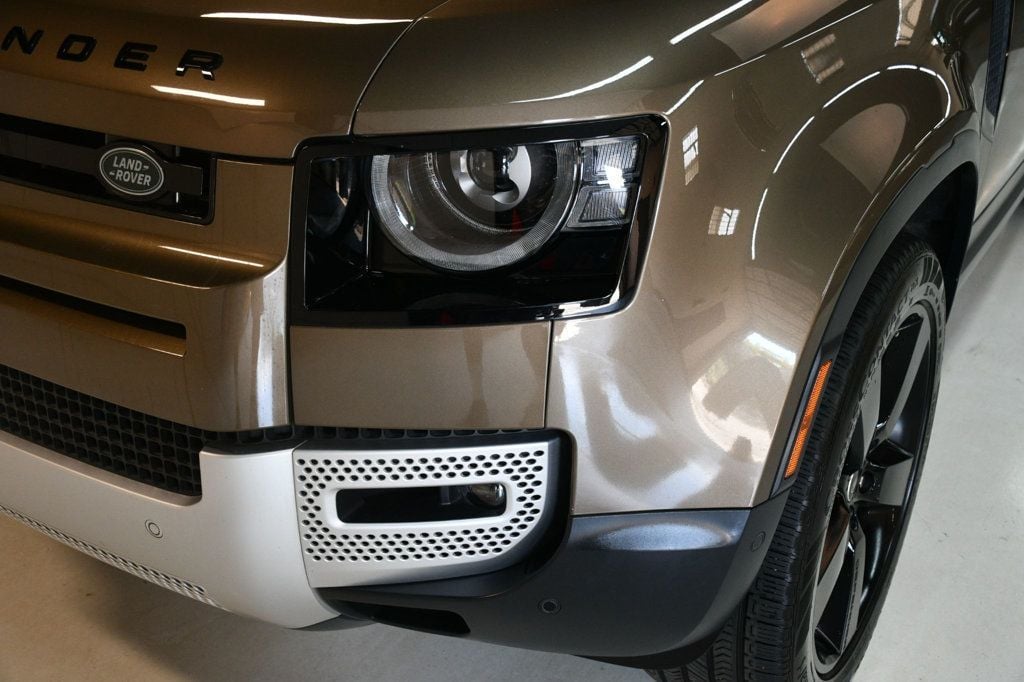 2020 Land Rover Defender 110 photo 11