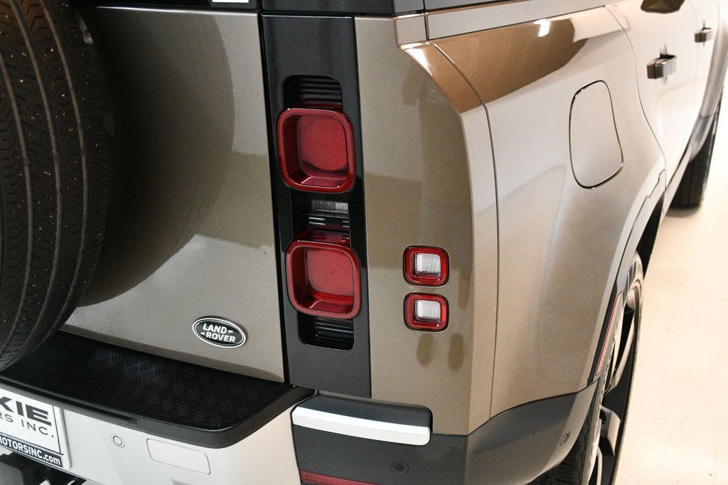 2020 Land Rover Defender 110 photo 15