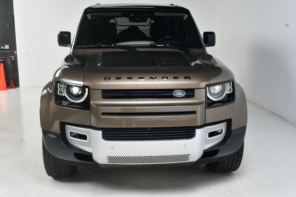2020 Land Rover Defender 110 photo 16