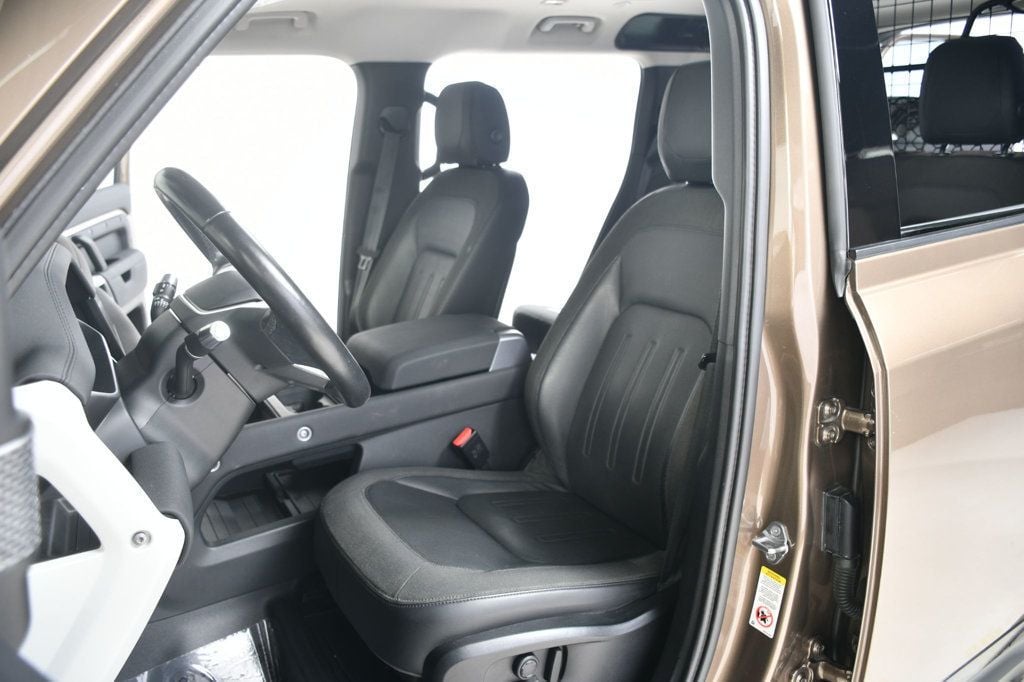 2020 Land Rover Defender 110 photo 26