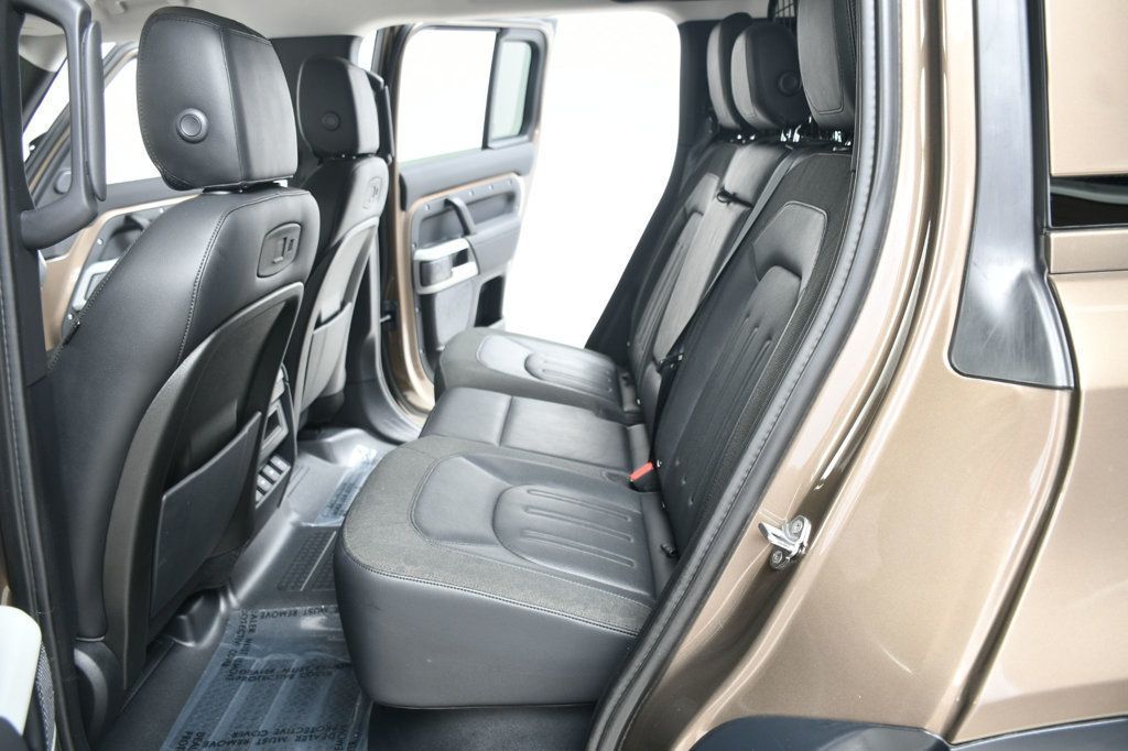 2020 Land Rover Defender 110 photo 29