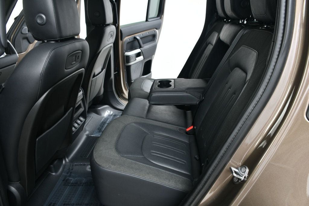 2020 Land Rover Defender 110 photo 31
