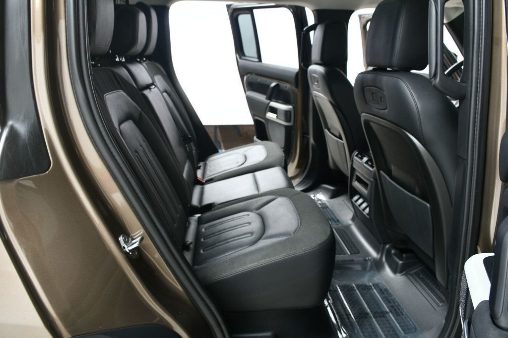 2020 Land Rover Defender 110 photo 33