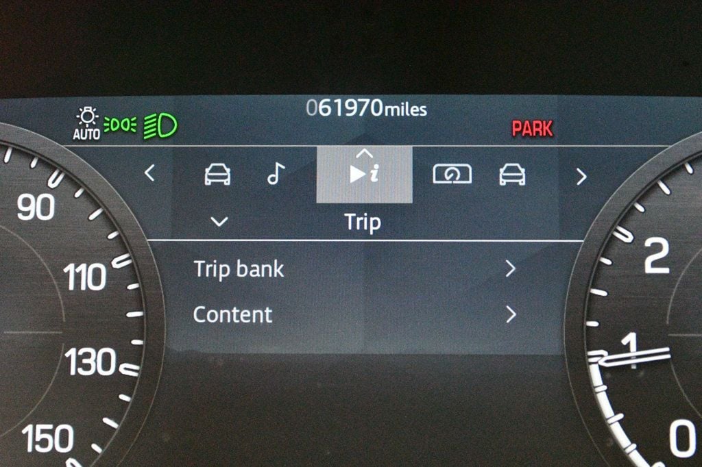 2020 Land Rover Defender 110 photo 39