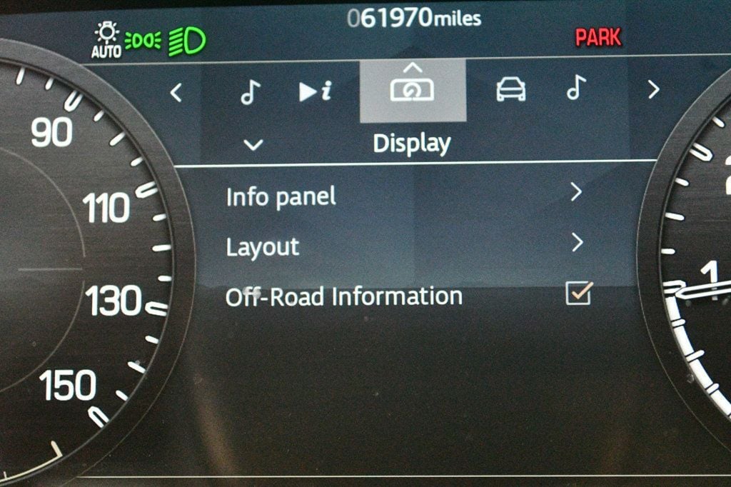 2020 Land Rover Defender 110 photo 40