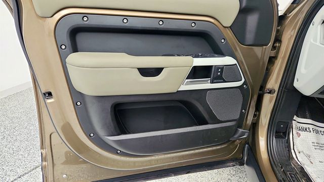 2020 Land Rover Defender 110 First Edition AWD - 22965166 - 10