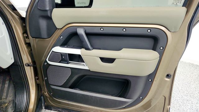 2020 Land Rover Defender 110 First Edition AWD - 22965166 - 24