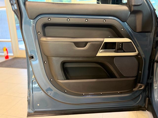 2020 Land Rover Defender 110 HSE AWD - 23046988 - 17