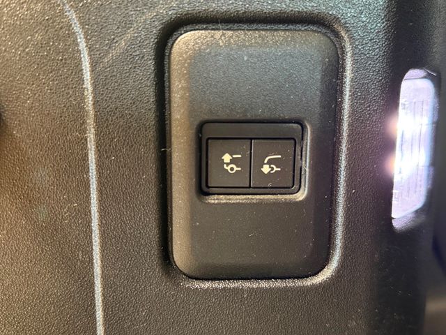 2020 Land Rover Defender 110 HSE AWD - 23046988 - 35