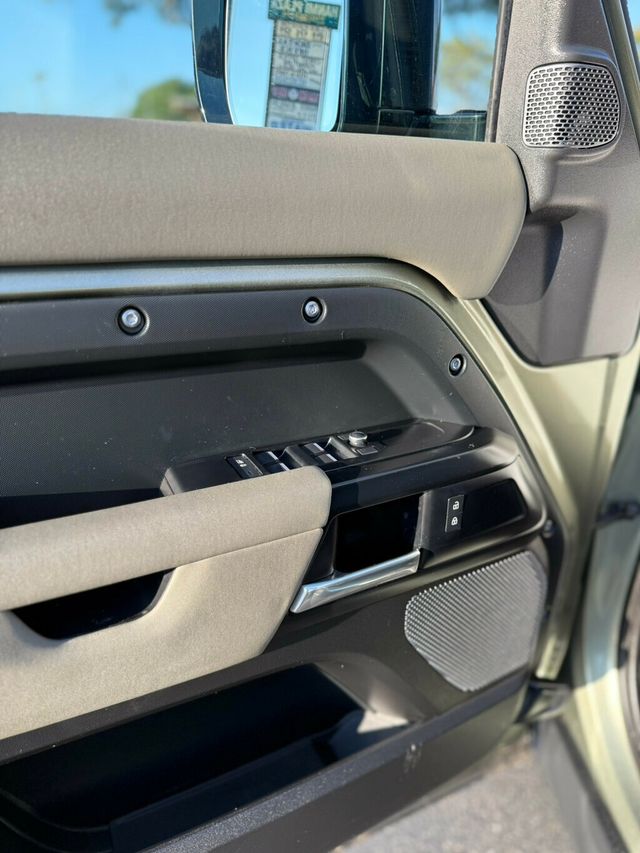 2020 Land Rover Defender 110 S AWD - 22976209 - 20