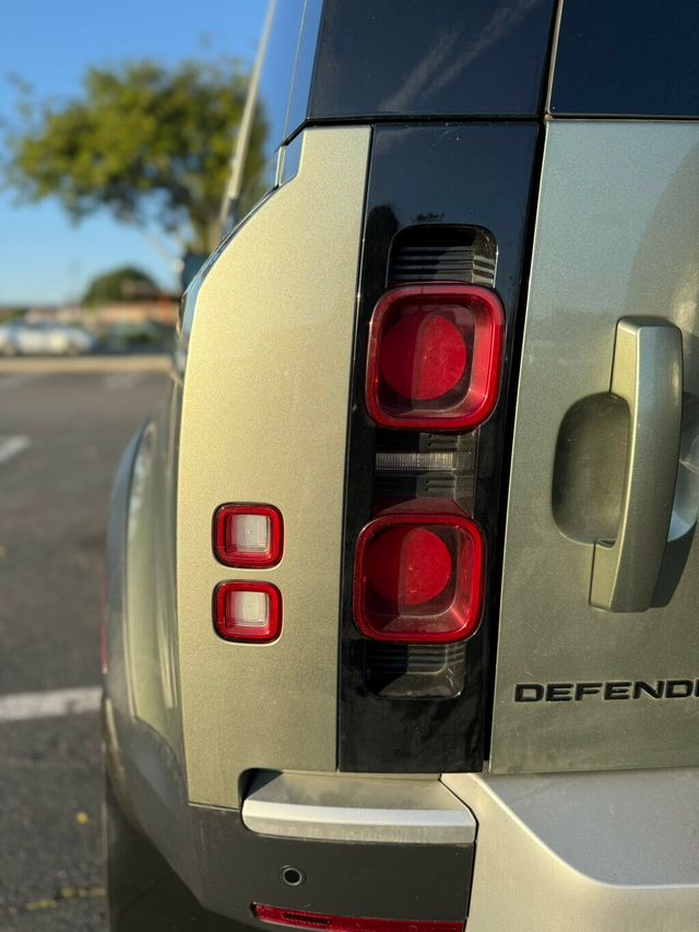 2020 Land Rover Defender 110 S AWD - 22976209 - 30