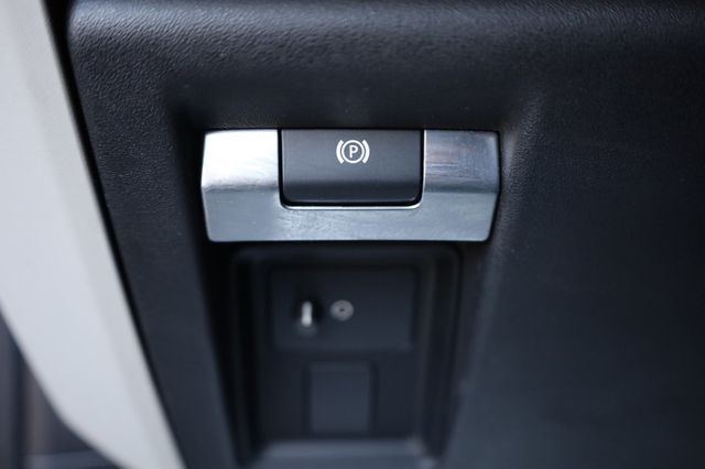 2020 Land Rover Defender 110 S AWD - 23013226 - 33