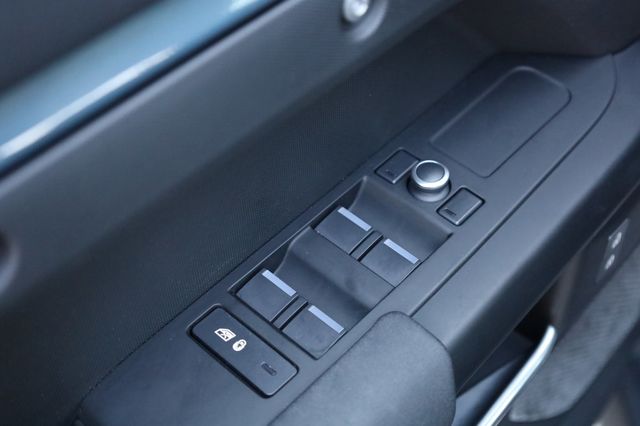 2020 Land Rover Defender 110 S AWD - 23013226 - 34