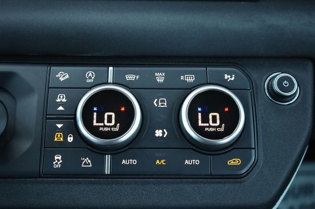2020 Land Rover Defender 110 S AWD - 23013226 - 41
