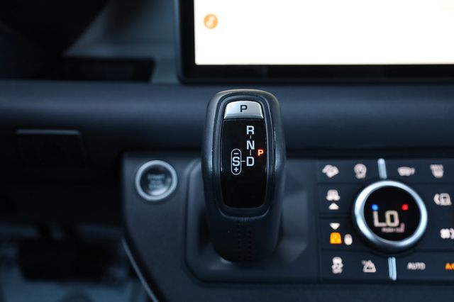 2020 Land Rover Defender 110 S AWD - 23013226 - 42