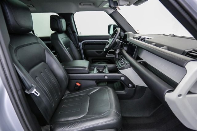 2020 Land Rover Defender 110 SE AWD - 23025834 - 19