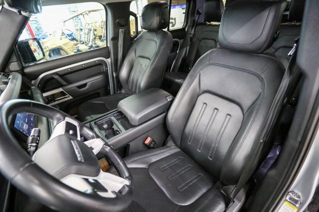 2020 Land Rover Defender 110 SE AWD - 23025834 - 3