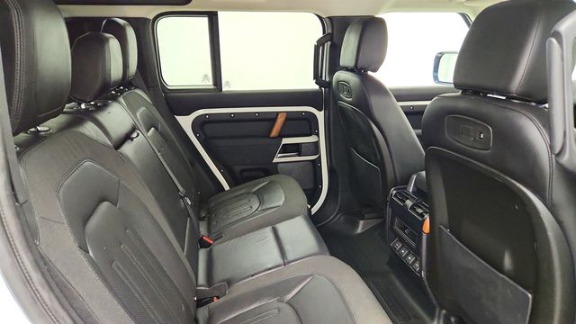 2020 Land Rover Defender 110 SE AWD w/ Black Pack, Fixed Side Steps & 20'' Wheels - 23029222 - 23