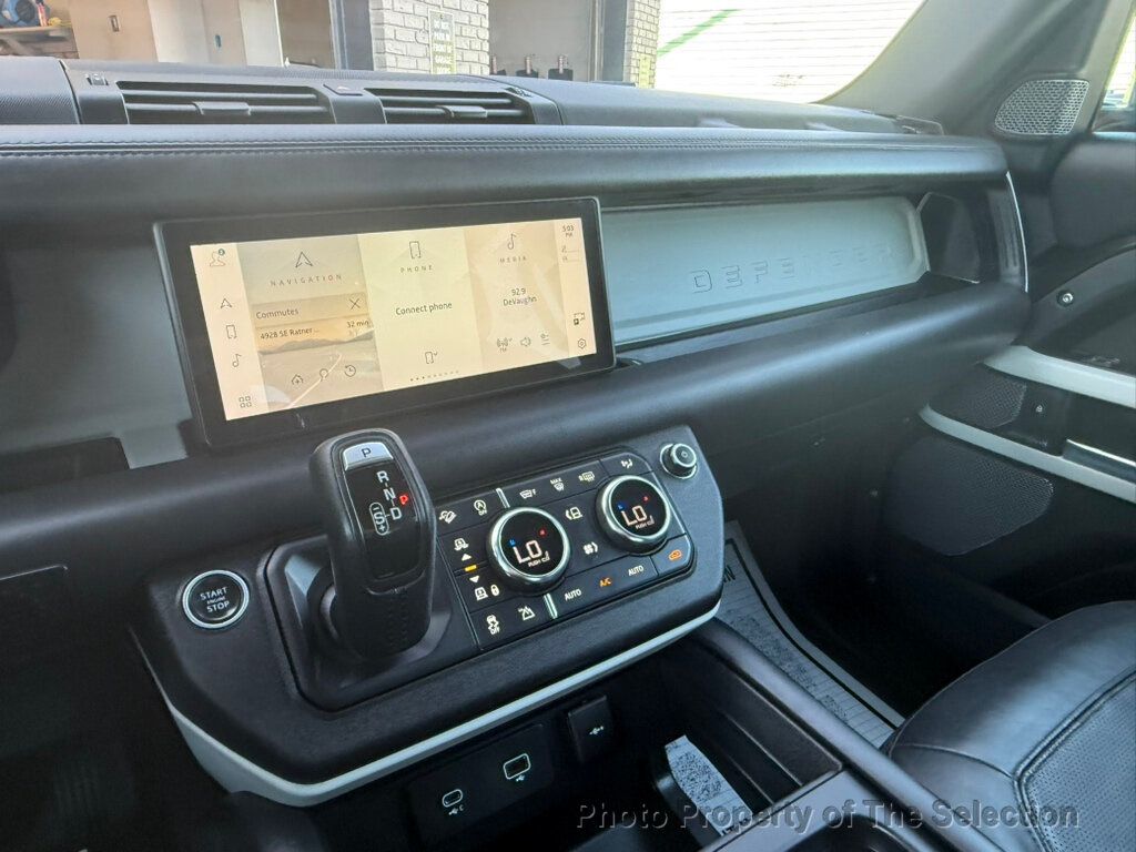 2020 Land Rover Defender 110 SE photo 29