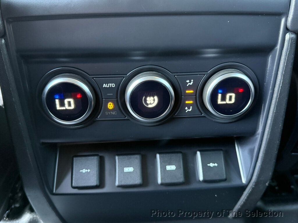 2020 Land Rover Defender 110 SE photo 37