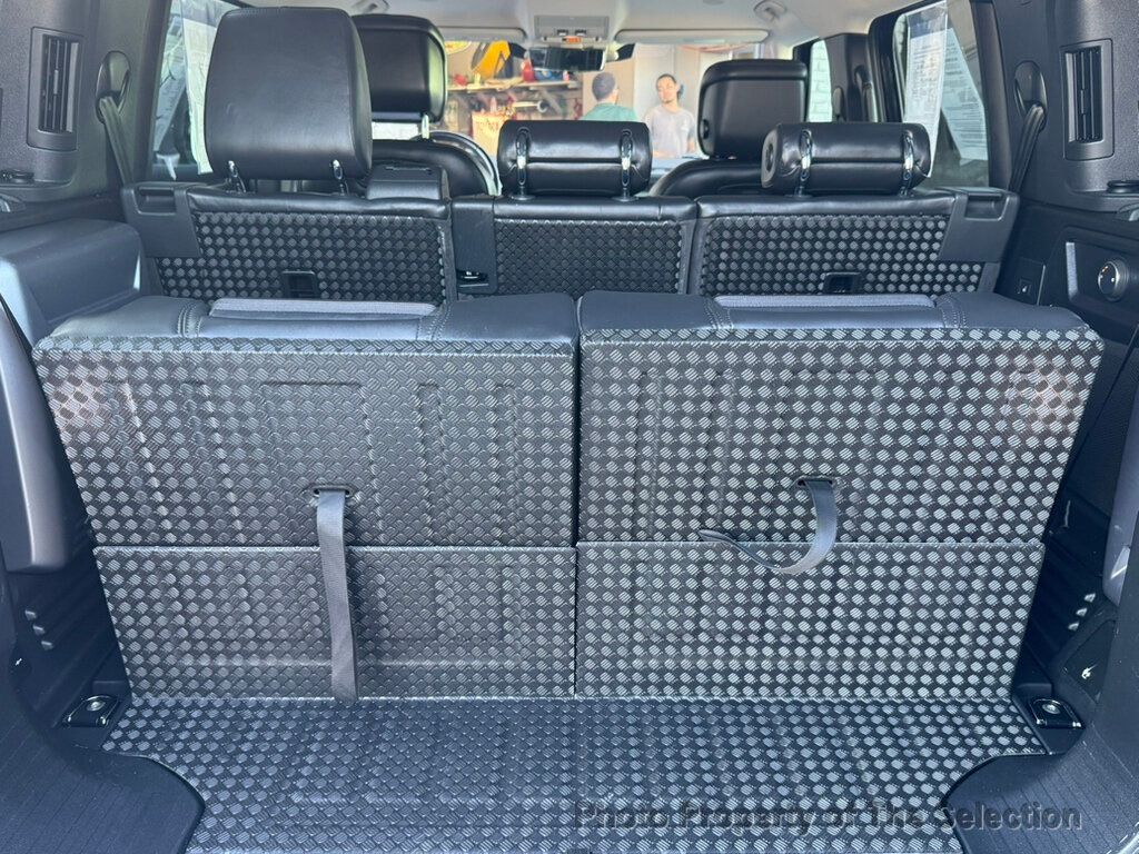 2020 Land Rover Defender 110 SE photo 40