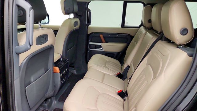 2020 Land Rover Defender 110 SE AWD w/ Premium Upgrade Interior & Panoramic Sunroof - 23035624 - 21