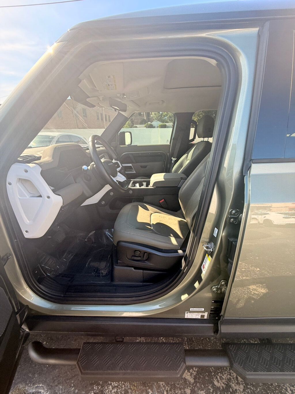 2020 Land Rover Defender 110 SE photo 7