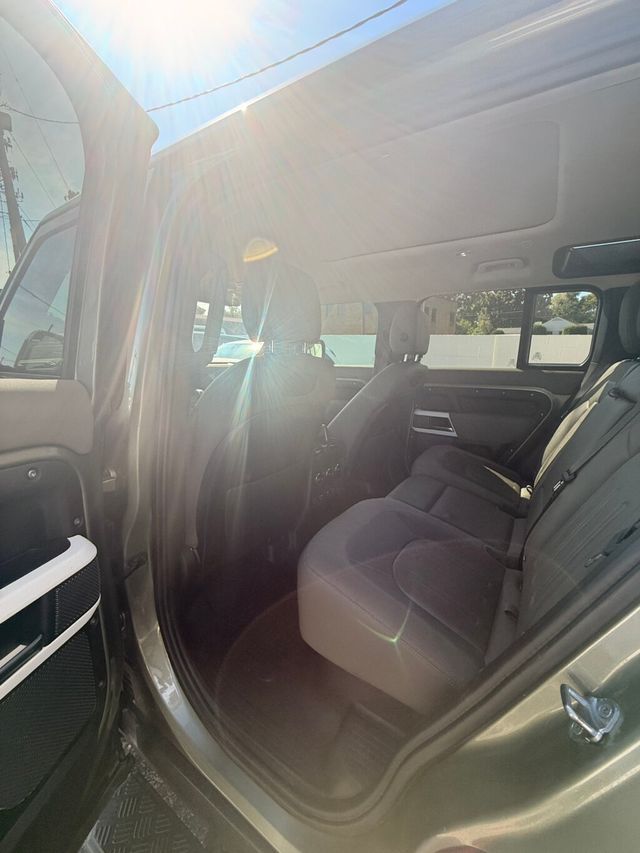 2020 Land Rover Defender LocalTrade/110-SE/BlackPkg/ColdClimatePkg/PanoramicRoof/NAV - 22911340 - 11