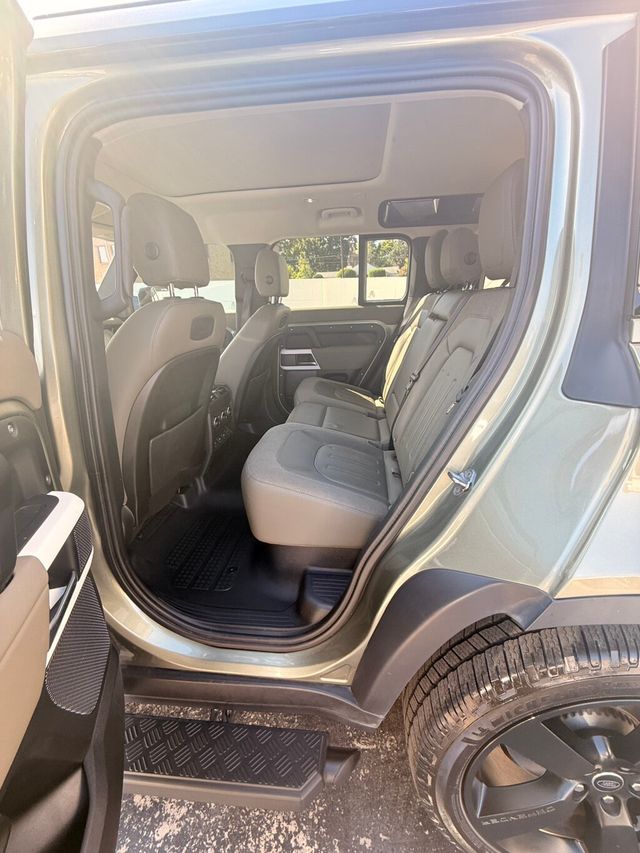 2020 Land Rover Defender LocalTrade/110-SE/BlackPkg/ColdClimatePkg/PanoramicRoof/NAV - 22911340 - 12