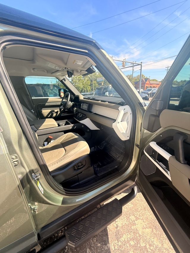 2020 Land Rover Defender LocalTrade/110-SE/BlackPkg/ColdClimatePkg/PanoramicRoof/NAV - 22911340 - 18