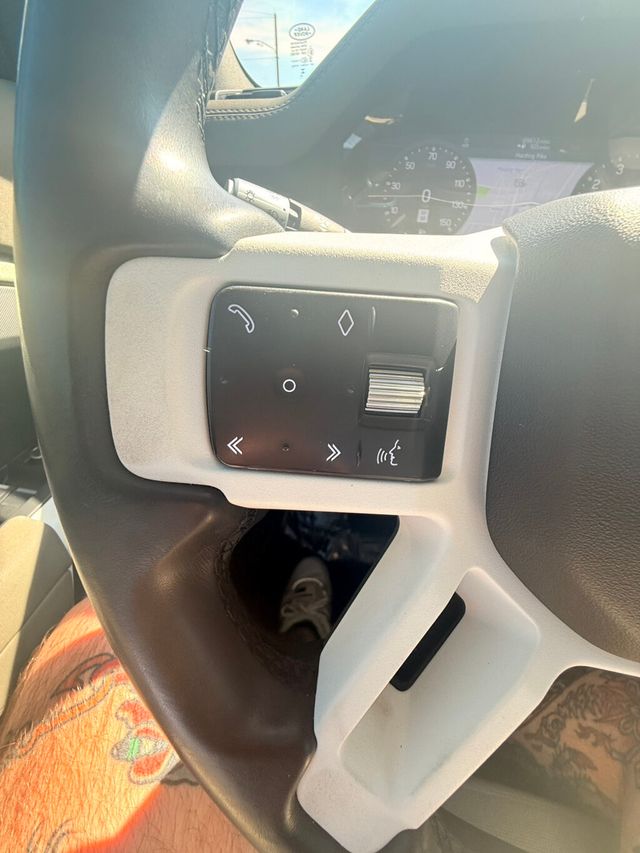 2020 Land Rover Defender LocalTrade/110-SE/BlackPkg/ColdClimatePkg/PanoramicRoof/NAV - 22911340 - 22