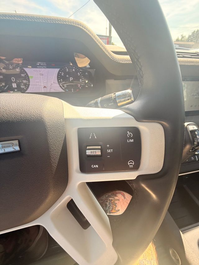 2020 Land Rover Defender LocalTrade/110-SE/BlackPkg/ColdClimatePkg/PanoramicRoof/NAV - 22911340 - 23