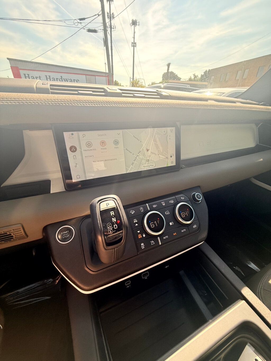 2020 Land Rover Defender 110 SE photo 21
