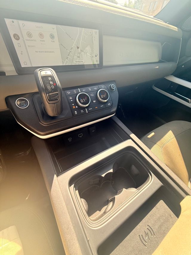 2020 Land Rover Defender LocalTrade/110-SE/BlackPkg/ColdClimatePkg/PanoramicRoof/NAV - 22911340 - 27