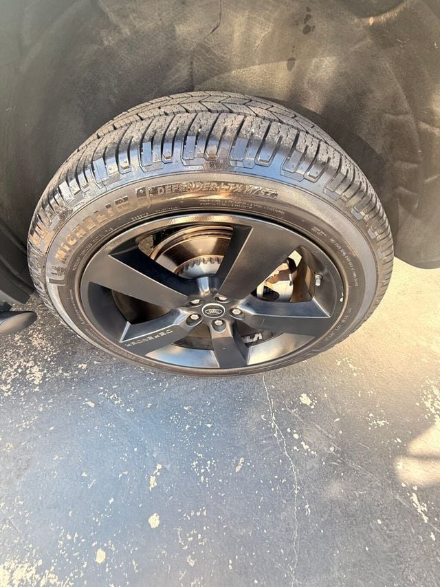 2020 Land Rover Defender LocalTrade/110-SE/BlackPkg/ColdClimatePkg/PanoramicRoof/NAV - 22911340 - 29