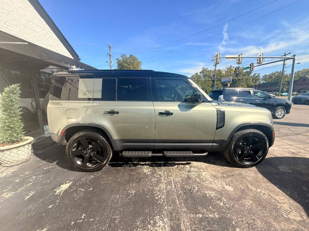 2020 Land Rover Defender 110 SE photo 3