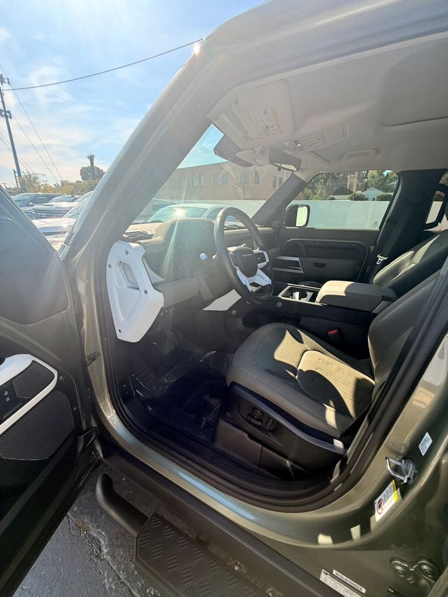 2020 Land Rover Defender LocalTrade/110-SE/BlackPkg/ColdClimatePkg/PanoramicRoof/NAV - 22911340 - 8